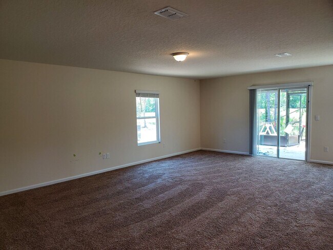 Foto del edificio - Welcome to this beautiful 3-bedroom, 2-bat...