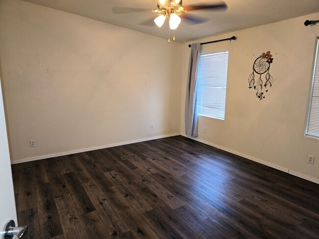 Foto del edificio - 18415 Henry Coe Rd