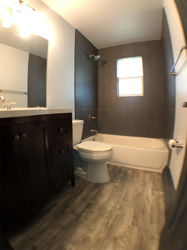 Building Photo - 4426 W 39th Ave