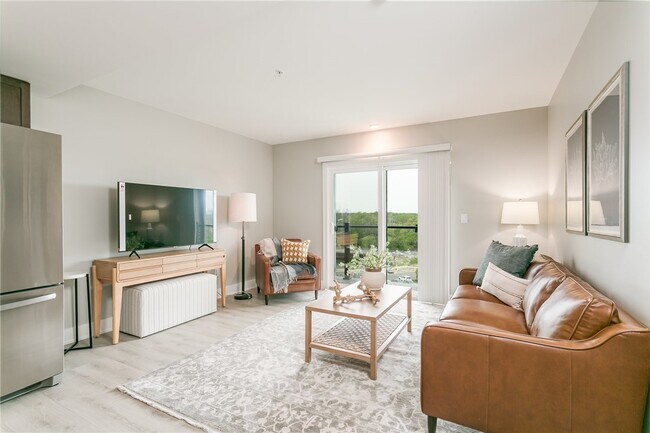 Foto del edificio - 205 Lakeshore Dr