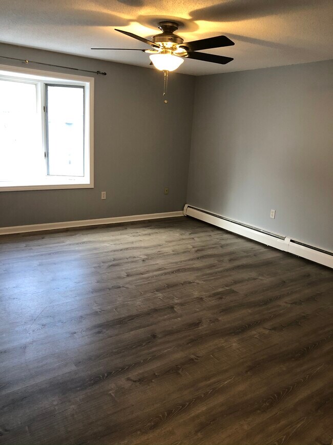 Living room. - 207 Valley West Way