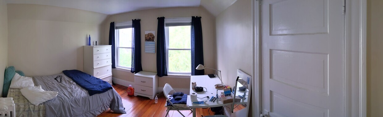 Primary Photo - 22 Shapley Ave