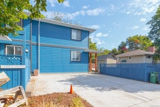 Building Photo - 2901 Quadra St