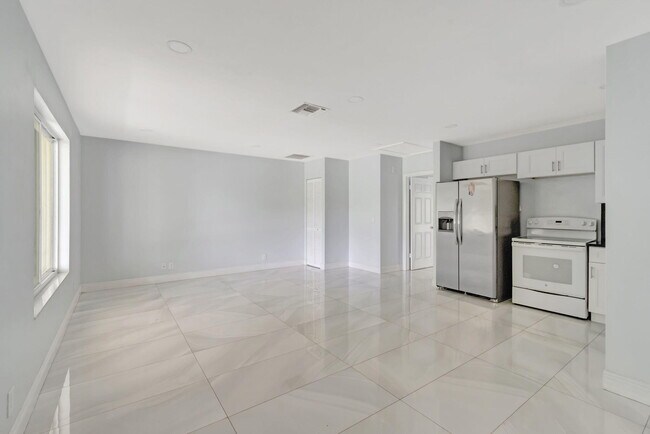Foto del edificio - 4338 Forest Rd