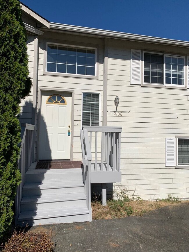 Foto del edificio - Newly remodel 4 bed 3 bath home in Shoreline