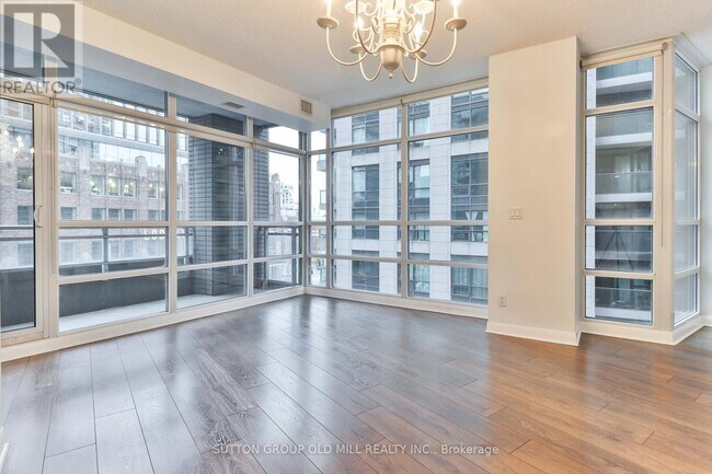 Building Photo - 15 Bruyeres Mews