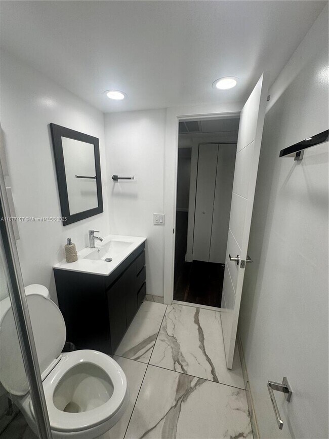 Foto del edificio - 1800 SW 25th St