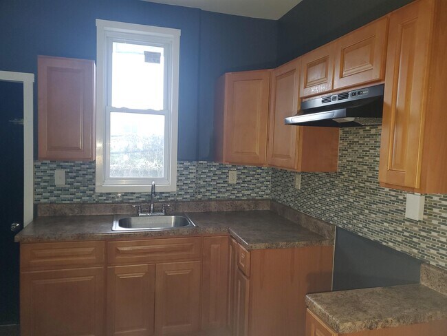 Building Photo - 2644 W Seltzer St