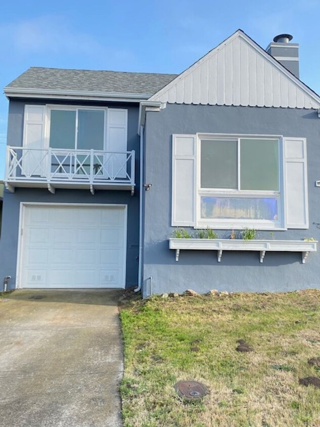 Foto principal - 3Bed/2Ba Single Family Home in Daly City -...