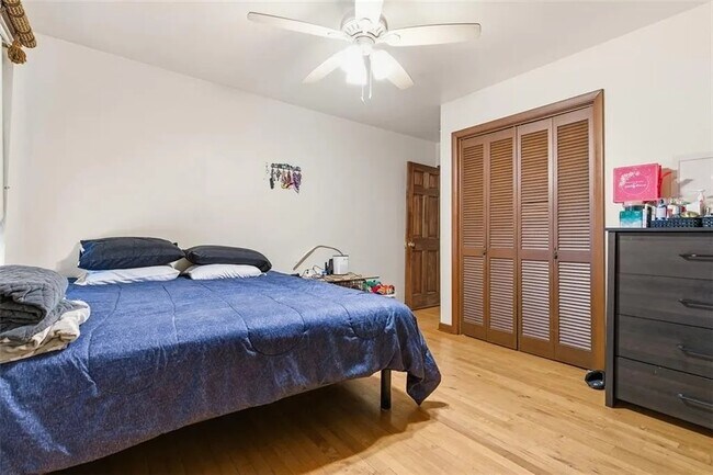 Foto del edificio - 100 S 12th St