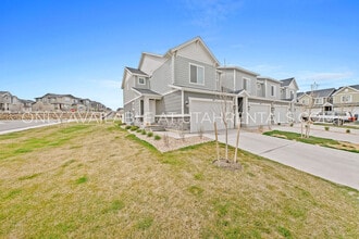 Building Photo - 341 N Angus Dr