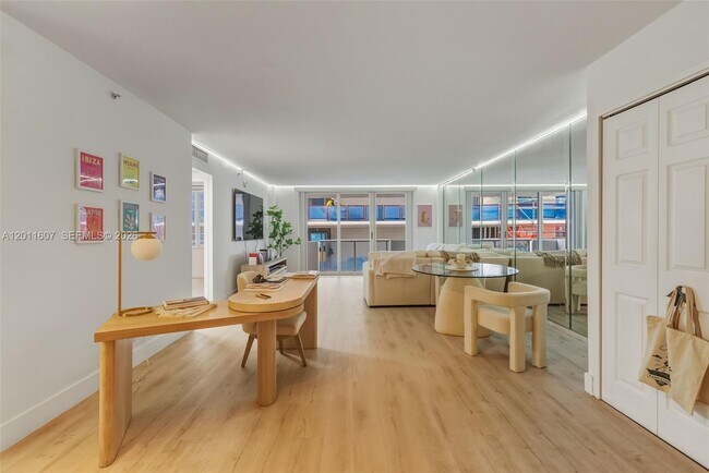 Foto del edificio - 9195 Collins Ave