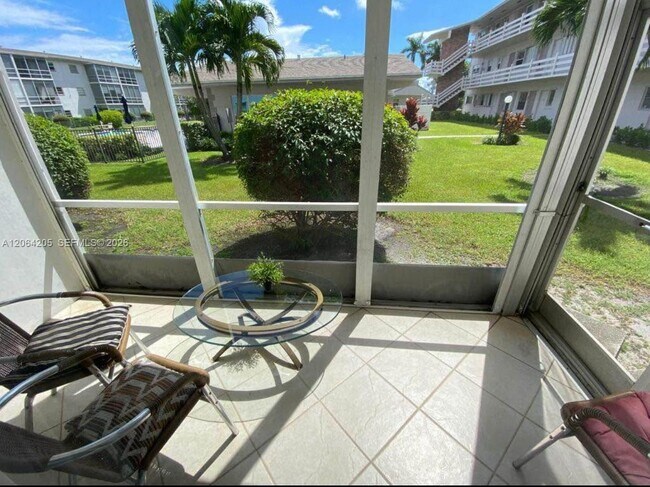 Foto del edificio - 700 Layne Blvd