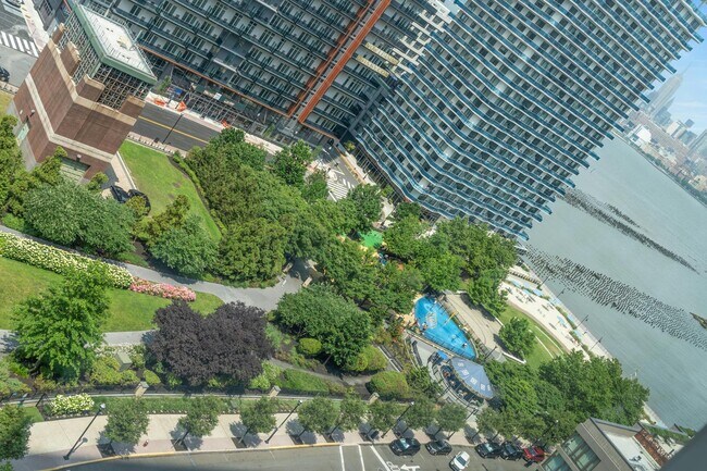 Foto del edificio - 75 Park Ln S