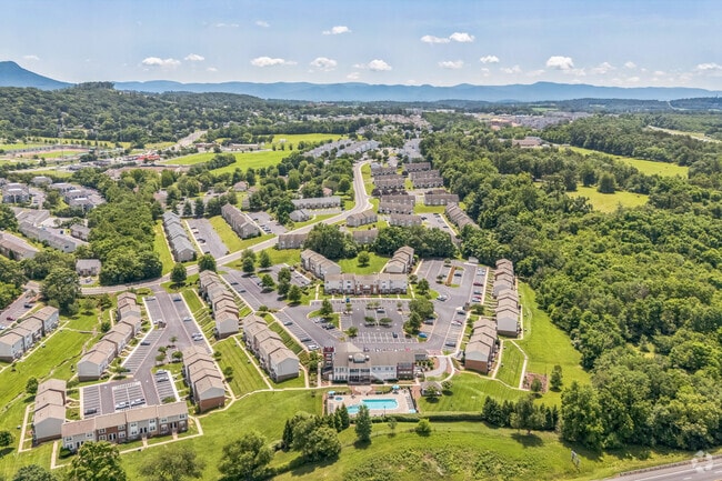 Building Photo - Squire Hill