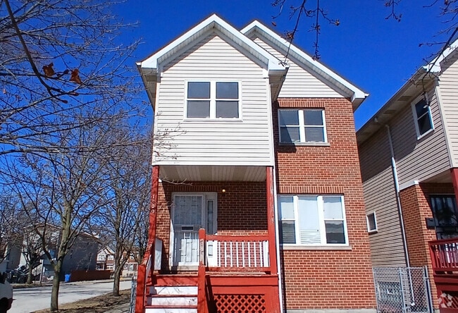 Building Photo - 1500 E 72nd Pl