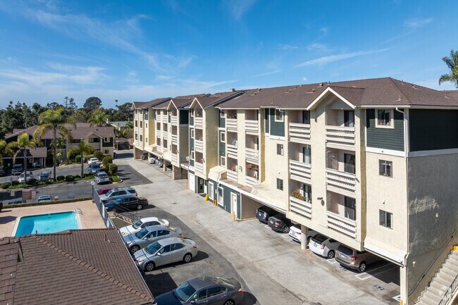 Primario - Encinitas Terrace Apartment Homes, 55+