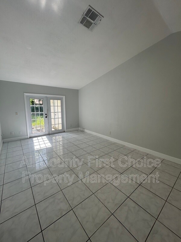 Foto del edificio - 3621 35th St N