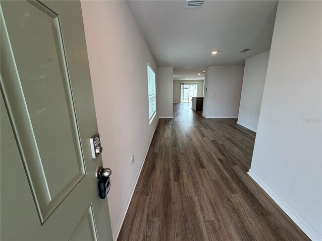 Foto del edificio - 5831 Silver Moonlight Dr