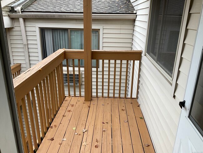 Foto del edificio - 157 Woodland Dr