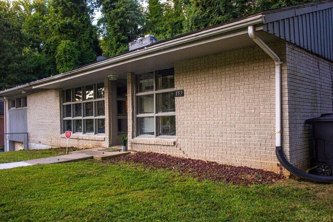 Foto del edificio - 157 Beverly Rd