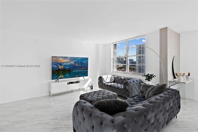 Foto del edificio - 2801 NE 183rd St