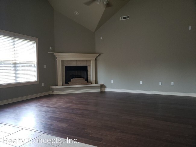 Building Photo - 4 br, 2.5 bath House - 4105 Meadow View