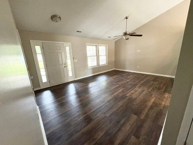 Building Photo - 10264 Knob Hill Dr