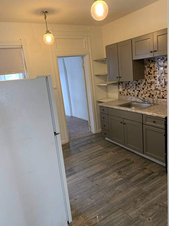 Kitchen - 506 N 2nd St