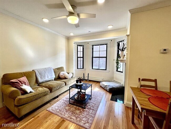 Building Photo - 219 Commonwealth Ave