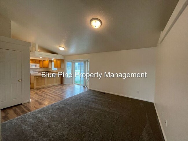 Foto del edificio - 1156 Matchpoint Dr