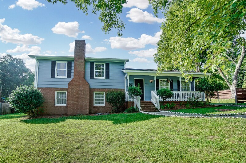 Primary Photo - 5800 Charing Pl