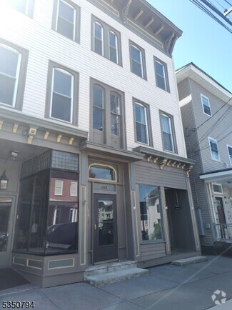 Building Photo - 304 Front St
