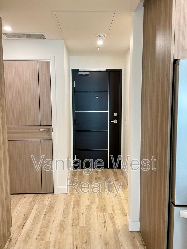 Photo du bâtiment - 630-630 Boynton Pl