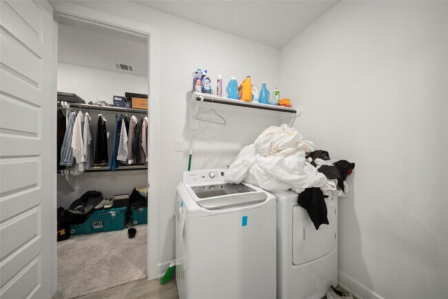 Building Photo - 3125 Stingray Cv Dr