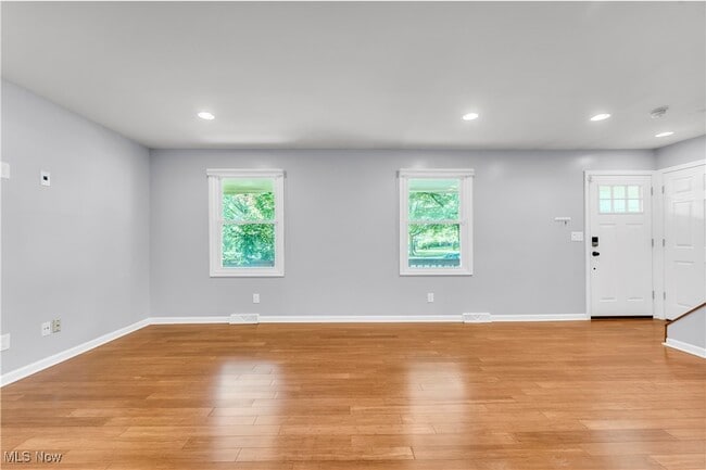 Building Photo - 33555 Wagon Wheel Dr