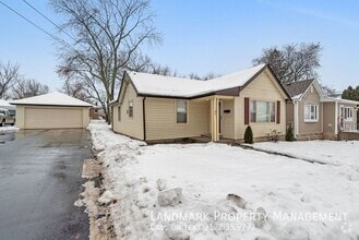 Building Photo - 6 E Eureka Dr
