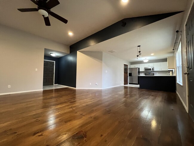 Building Photo - 703 Cedarwood Ct