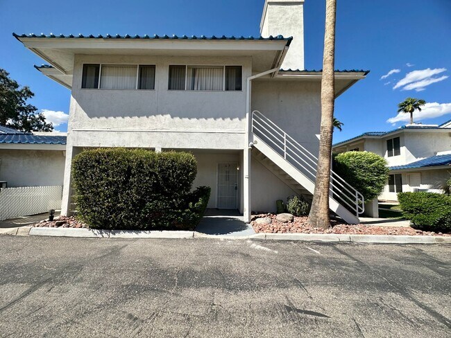 Foto del edificio - Great 2 Bedroom Condo in Gated Community w...