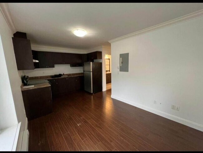 Photo du bâtiment - 5933-128A 128a St