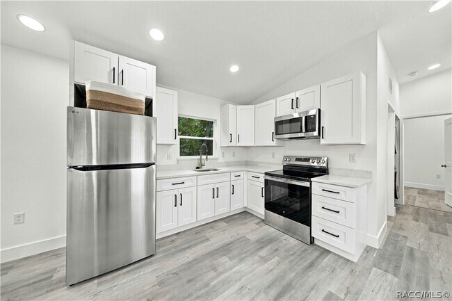 Building Photo - 9306 E Sycamore Pl