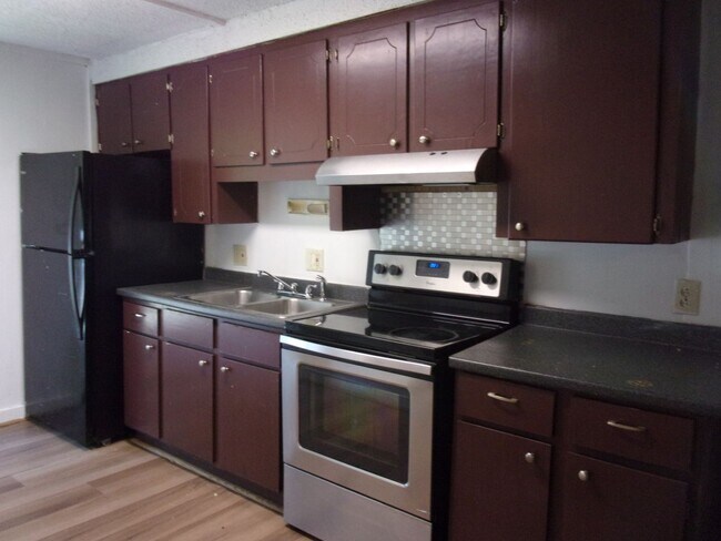 Foto del edificio - 1331 Spanish Villa Ln