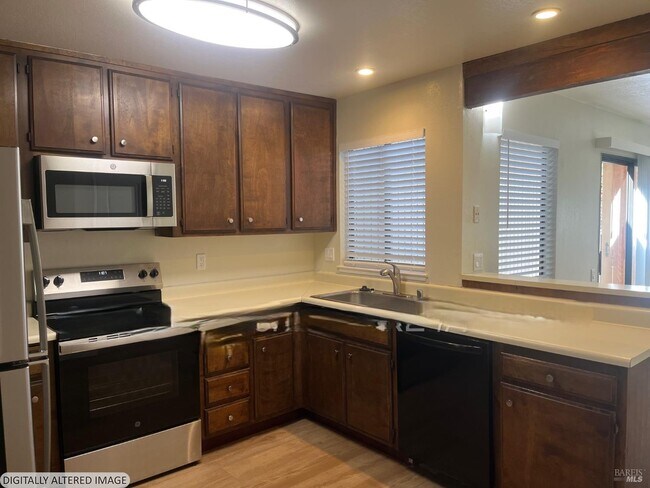 Foto del edificio - 5200 Piedmont Dr