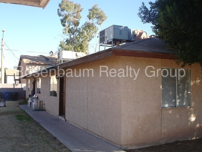 Building Photo - 733 S Morris Cir