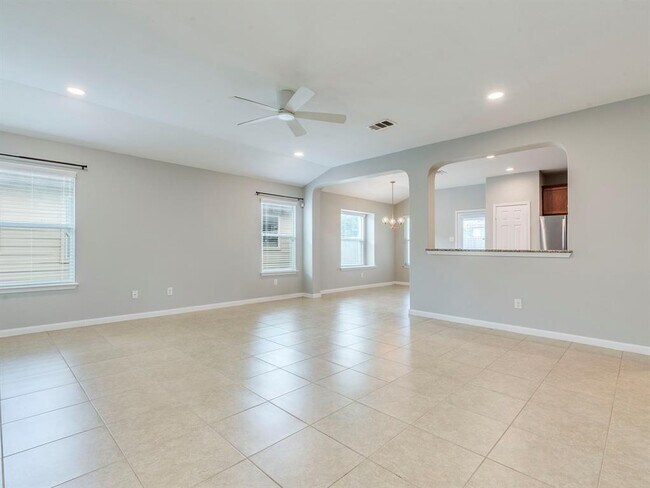 Building Photo - 141 Linden Ln