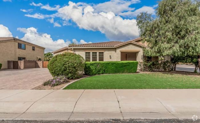 Building Photo - 4318 N 180th Dr