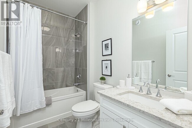 Photo du bâtiment - 102 Red Pine St.