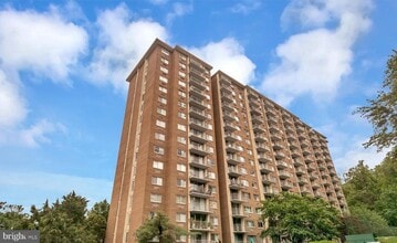 Building Photo - 2059 Huntington Ave
