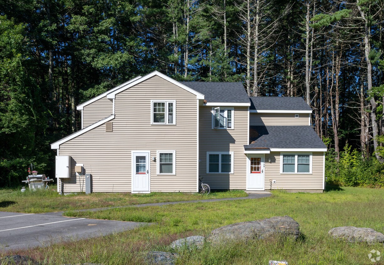 Building Photo - Pine Brook