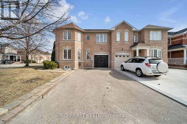 Building Photo - 31 Bramcedar Crescent